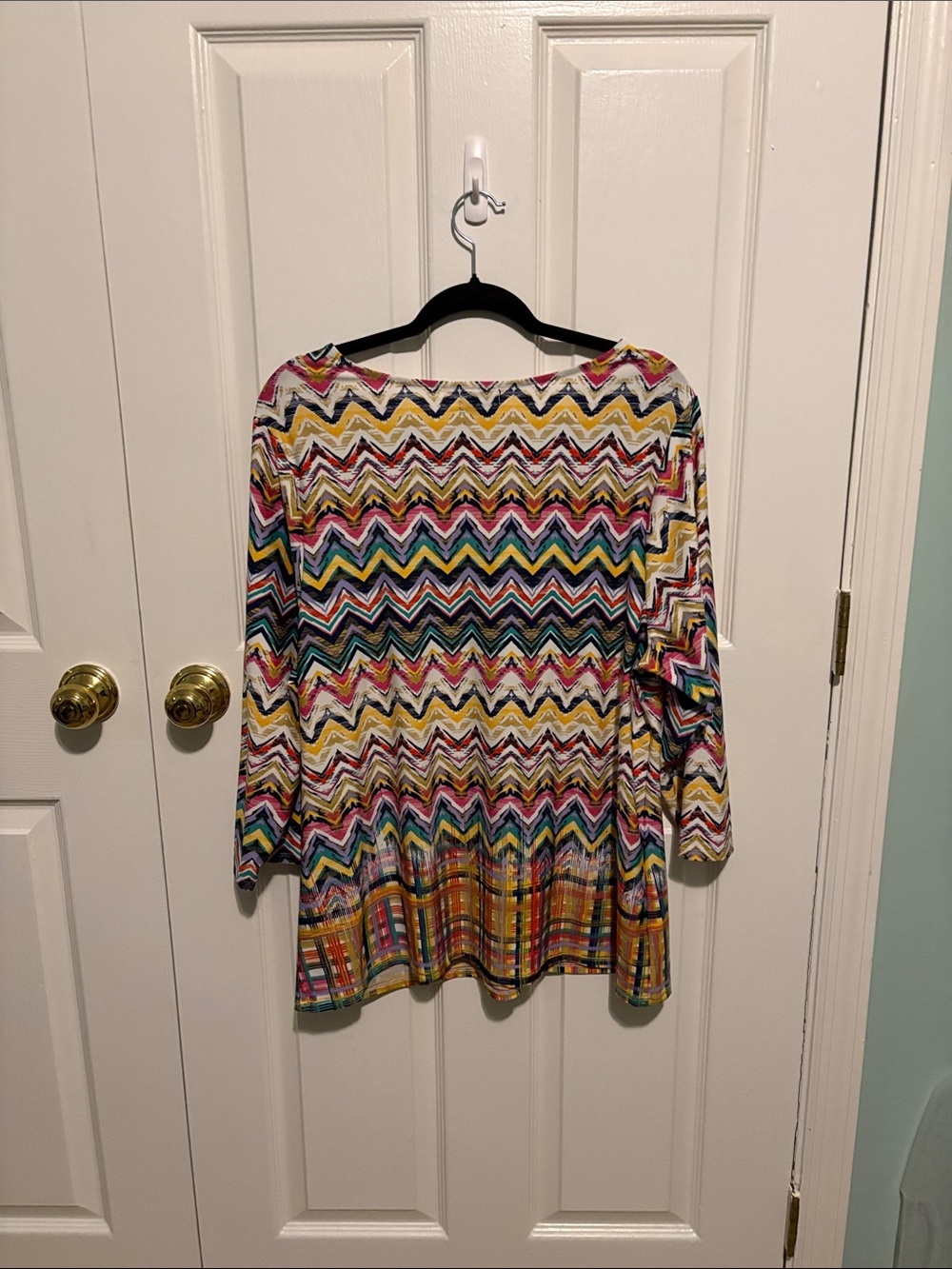 Tacera Multicolor Zigzag & Plaid Hem Scoop Neck Blouse - Picture 4 of 5